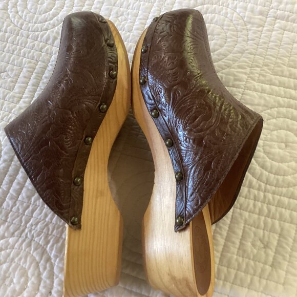 Penelope Chilvers Brown Embossed Leather Wood Women Clogs Shoes Size 37 Spain - Picture 3 of 12